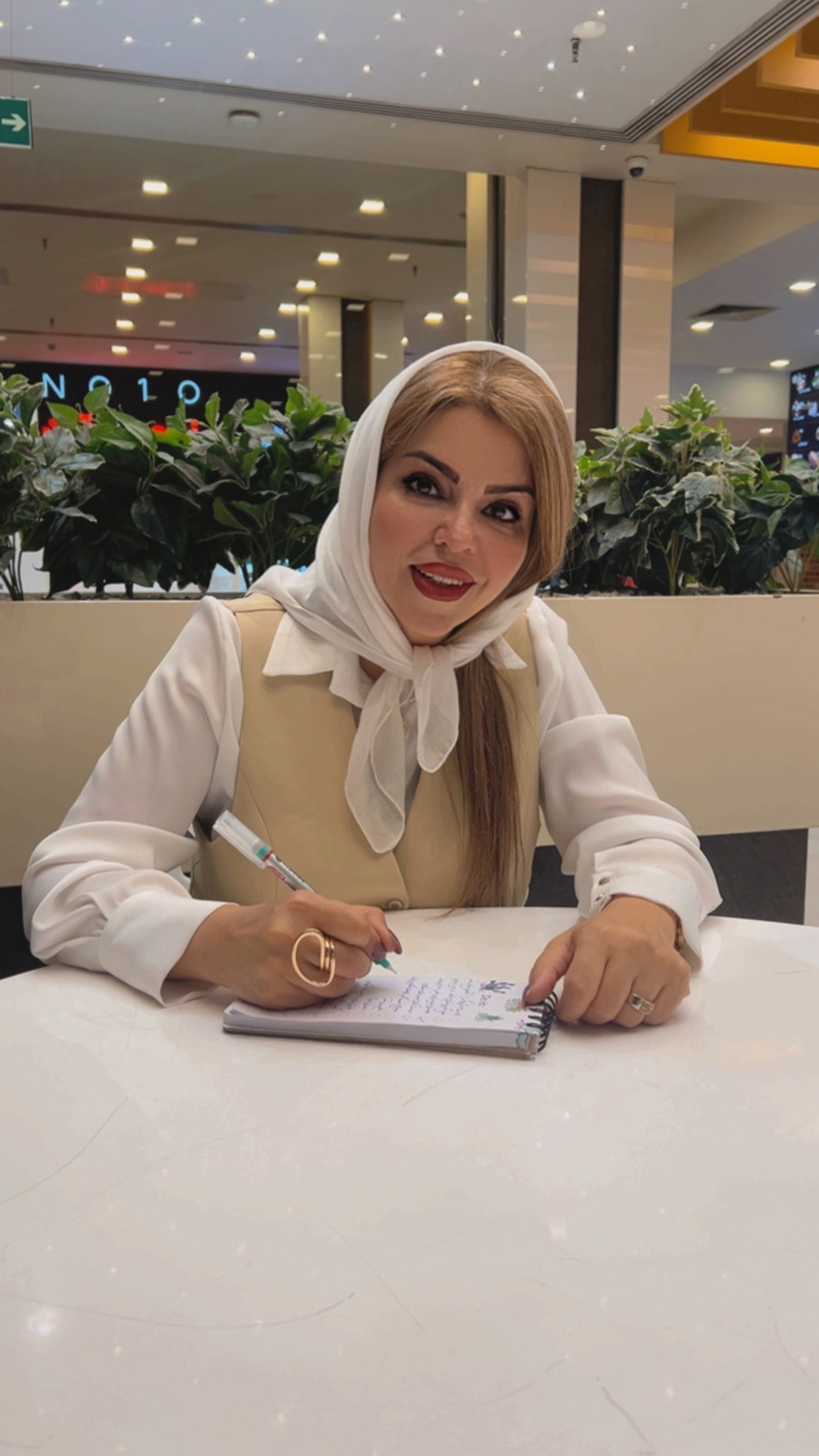 نشان کسبوکار پاندورا شناسی با نرگس حافظ