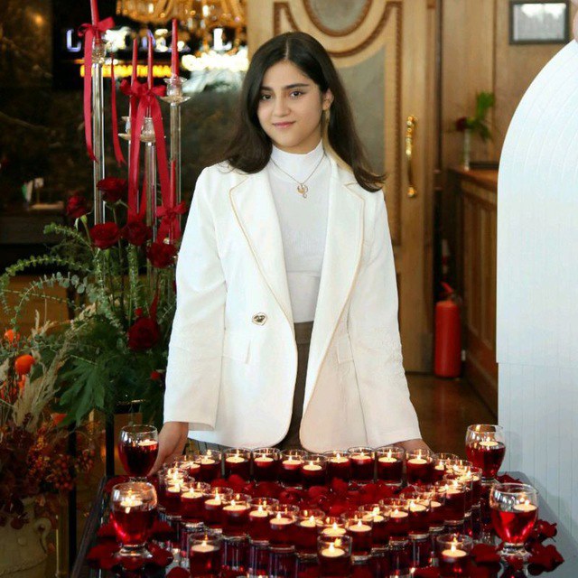 نشان کسبوکار پریا سهرابی
